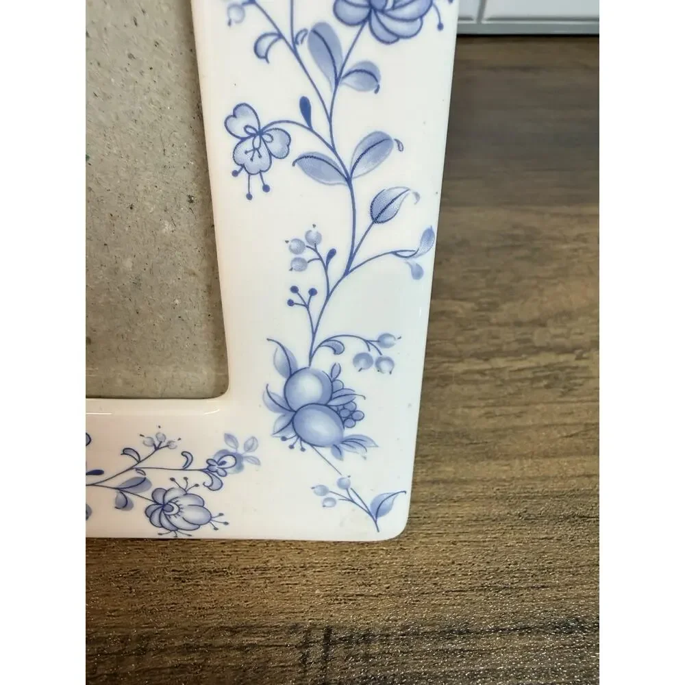 Vintage Blue & White Floral Porcelain Ceramic Picture Frame 4x6 Made Taiwan